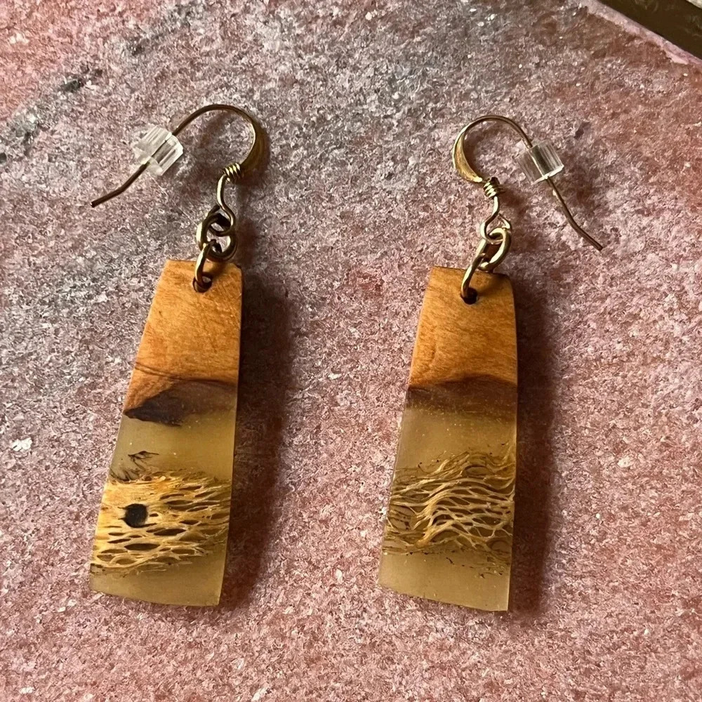 Natural dangle earrings
